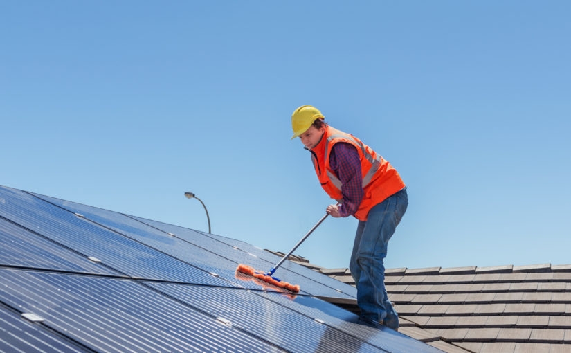 Atenção: porque não é permitido pisar nas placas solares